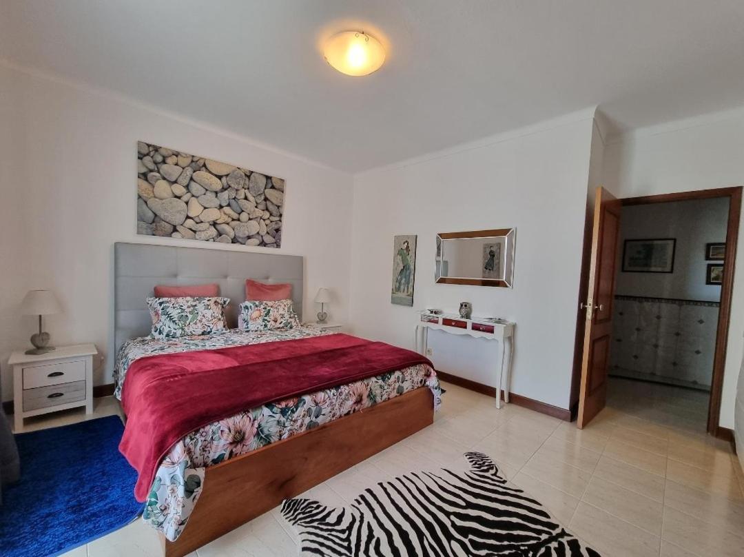 Apartmento Praia Da Dona Ana Лагос Екстериор снимка