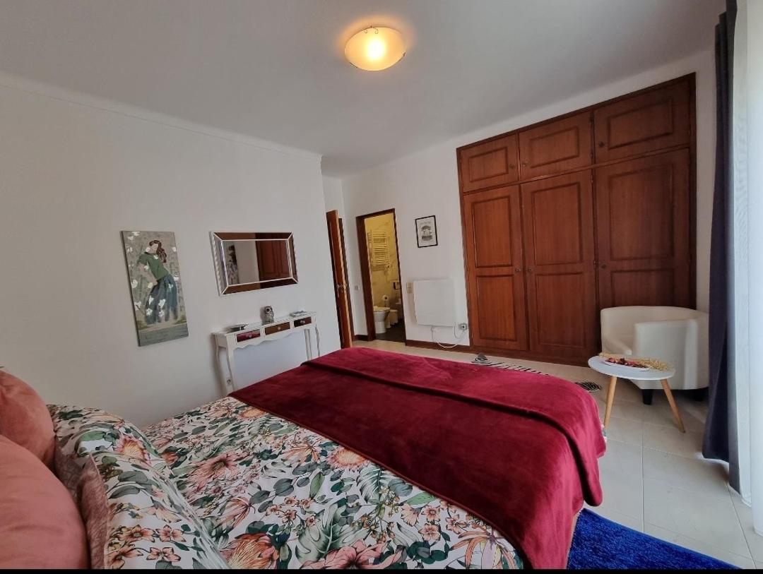 Apartmento Praia Da Dona Ana Лагос Екстериор снимка