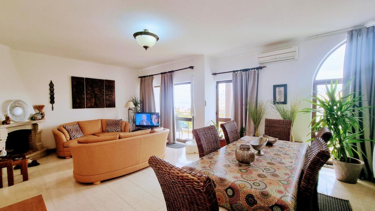 Apartmento Praia Da Dona Ana Лагос Екстериор снимка